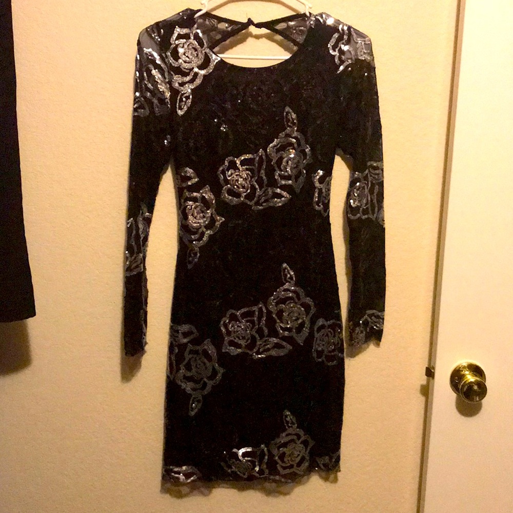 Sexy Beautiful short black dress with sequins